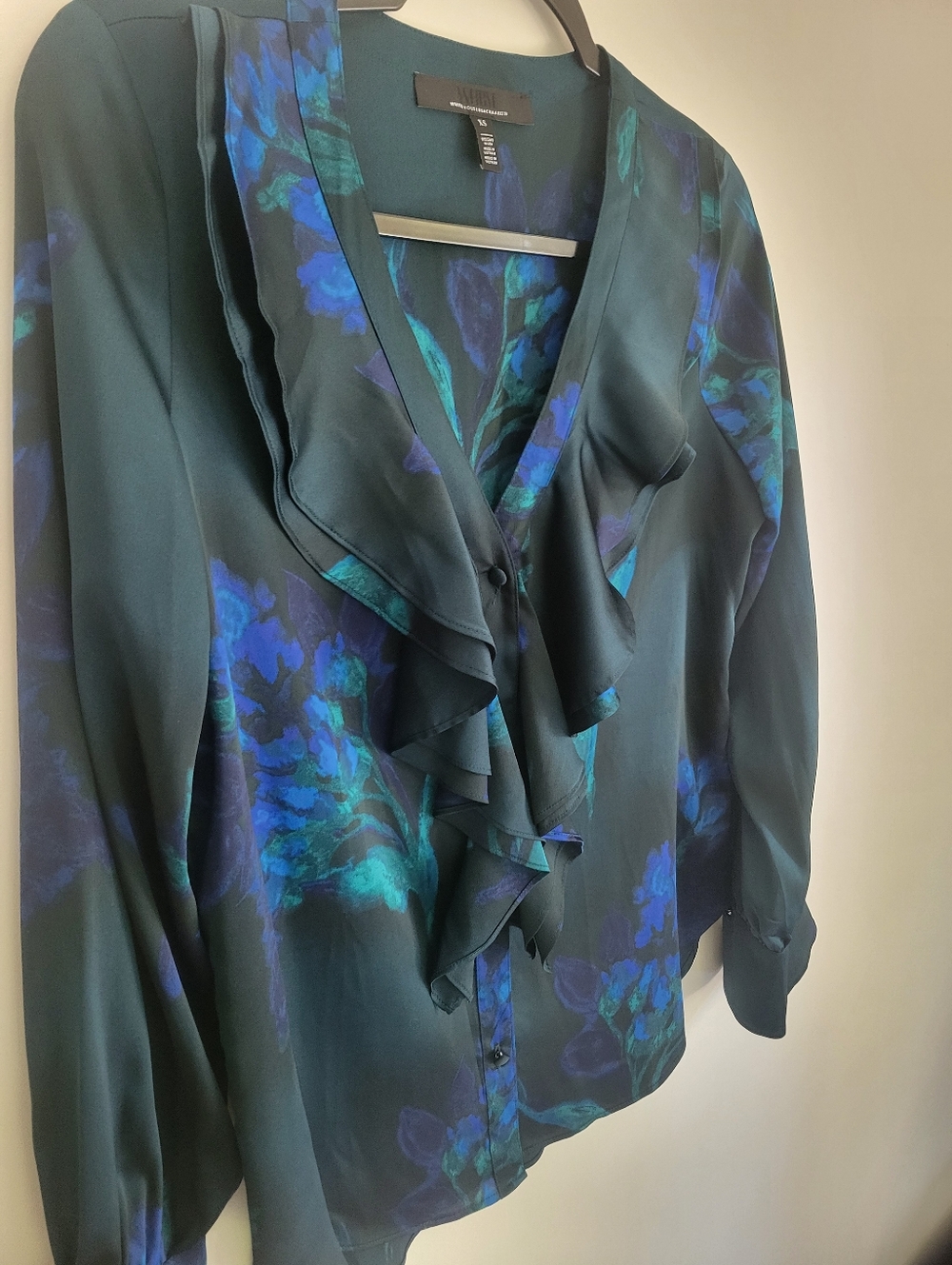White House Black Market Silky Florsl Blouse - Picture 2 of 2
